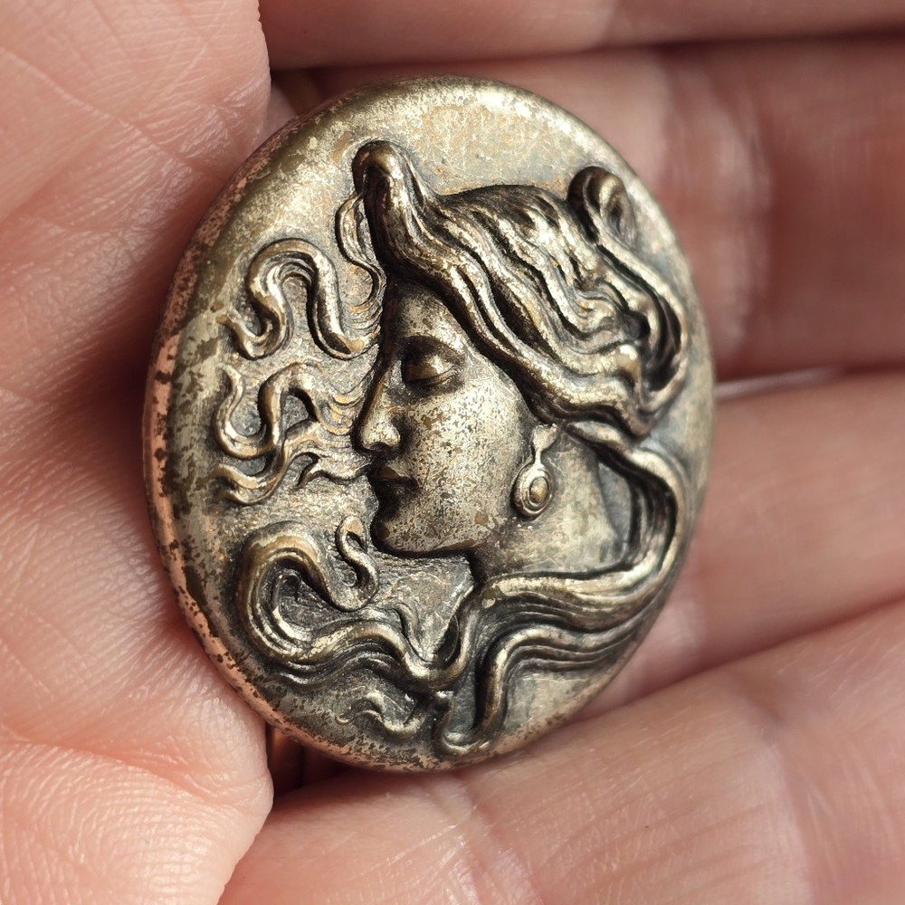Art Nouveau style brooch woman with flowing hair dark silver tone pin - Picture 4 of 14